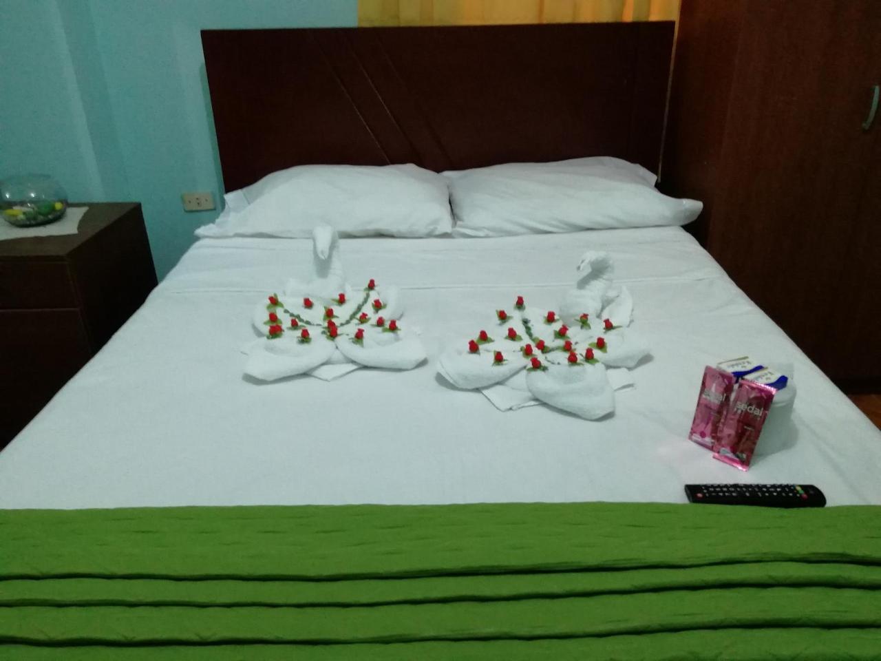 Hotel Nuevo Amanecer ปวยร์โต จิกามา ภายนอก รูปภาพ